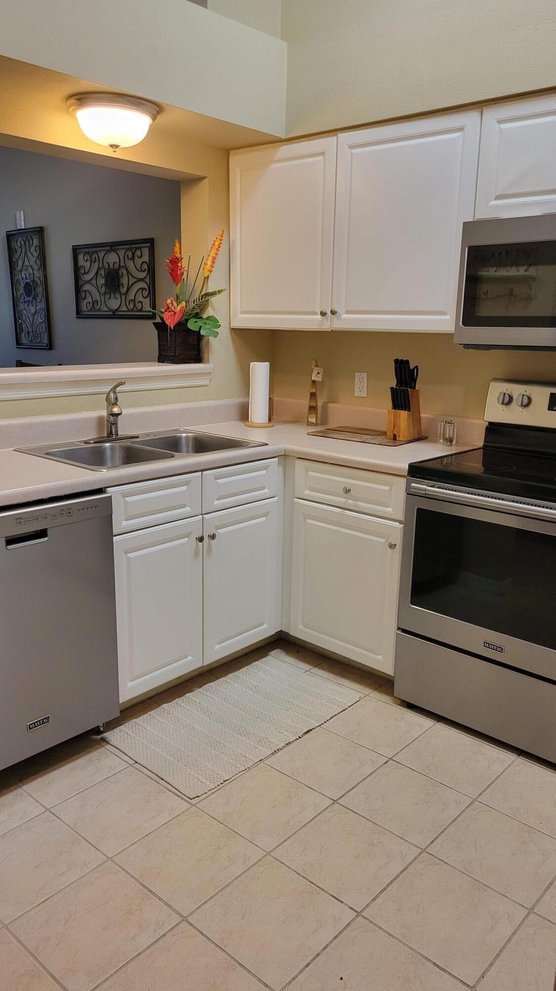 FLORIDA CLUB - Residential Lease
