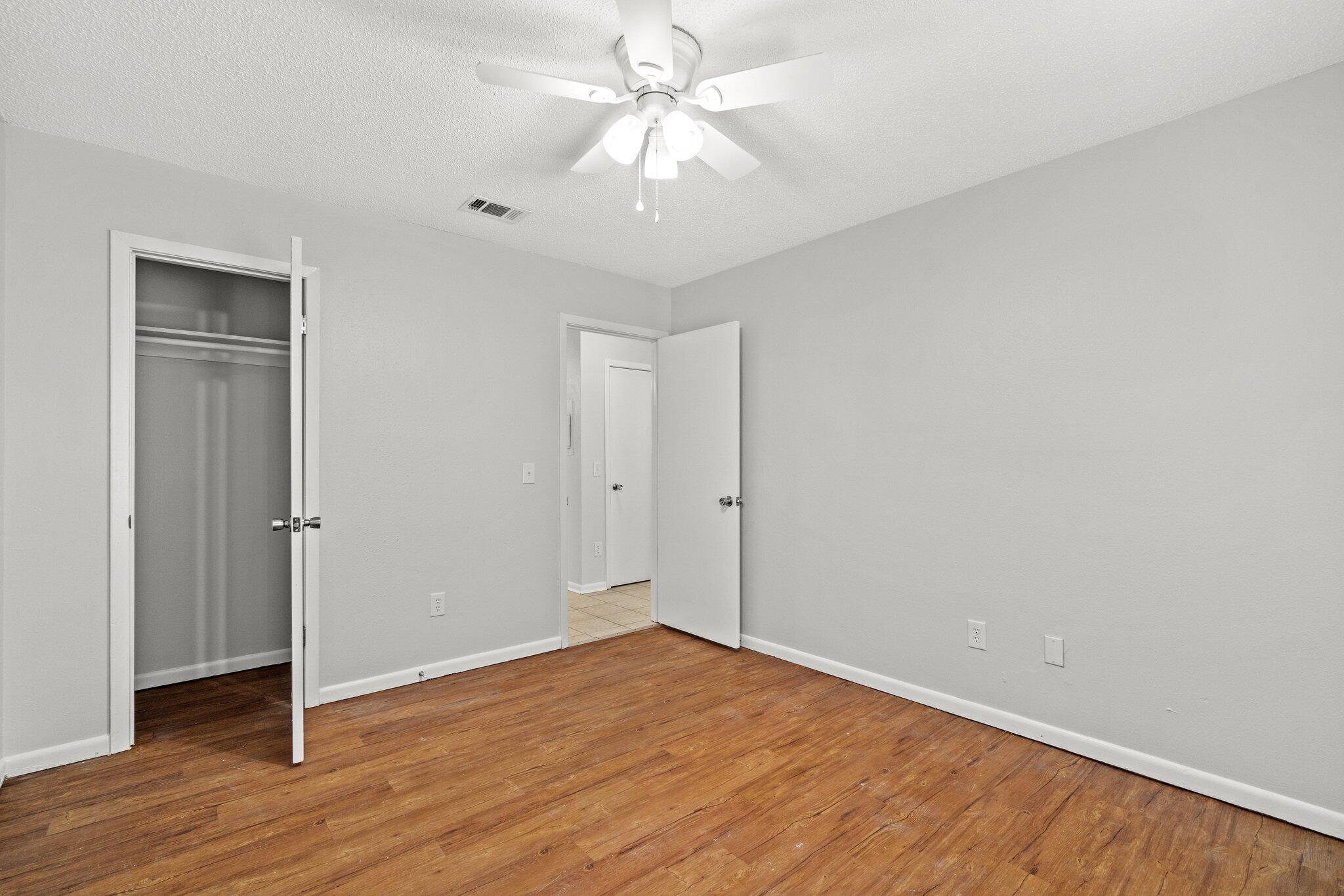 LIVE OAK - Residential Lease