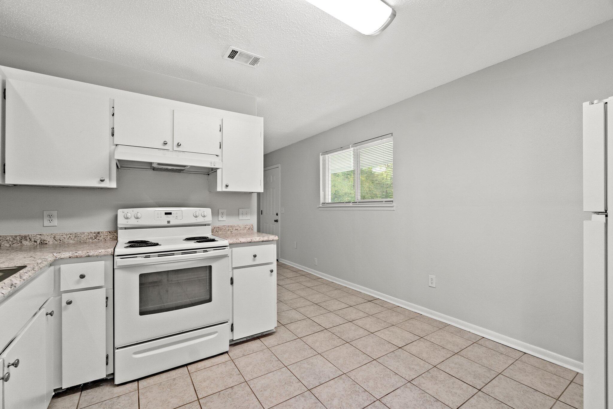 LIVE OAK - Residential Lease