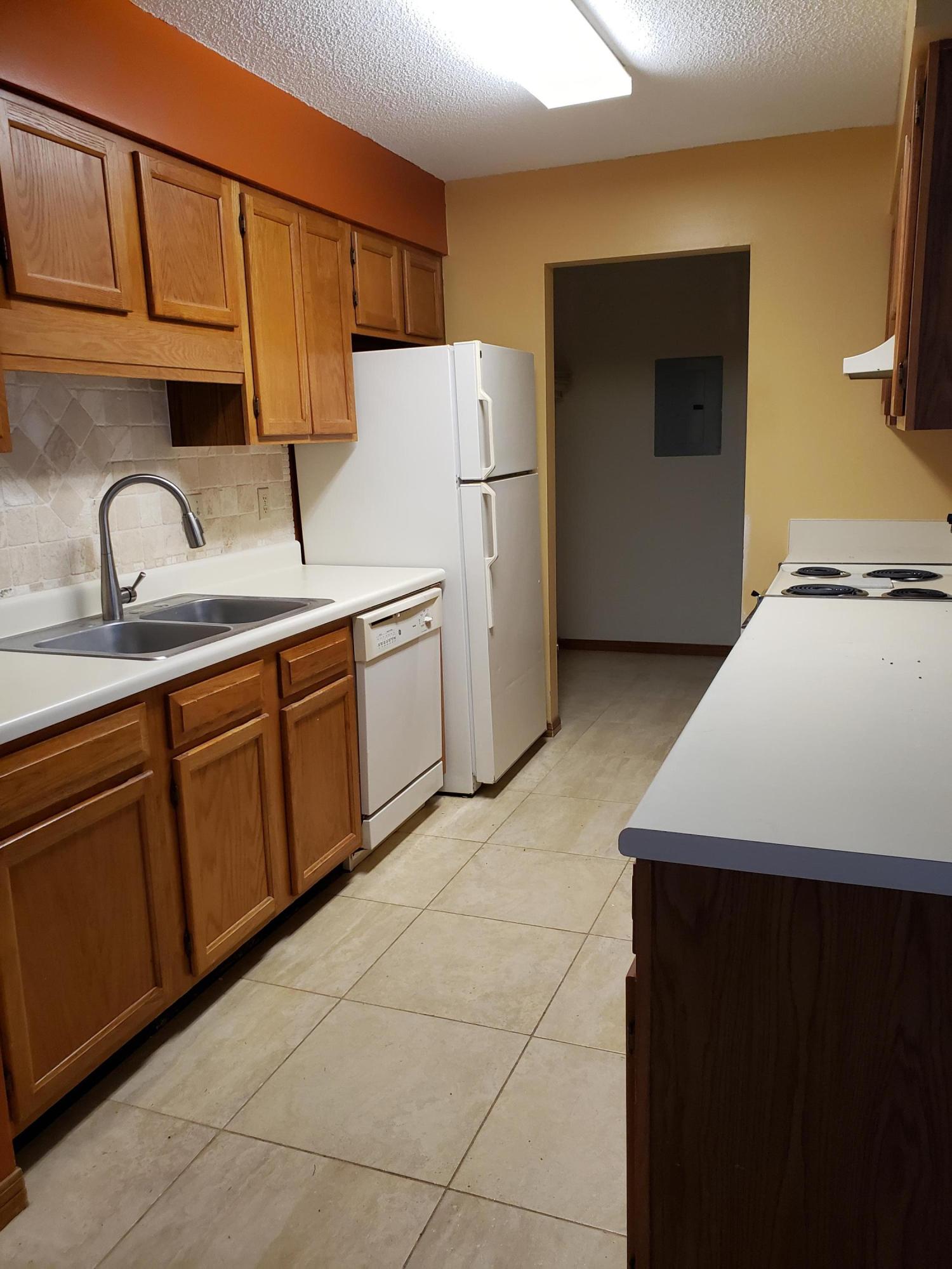 CARMEL VILLAGE T/H - Residential Lease