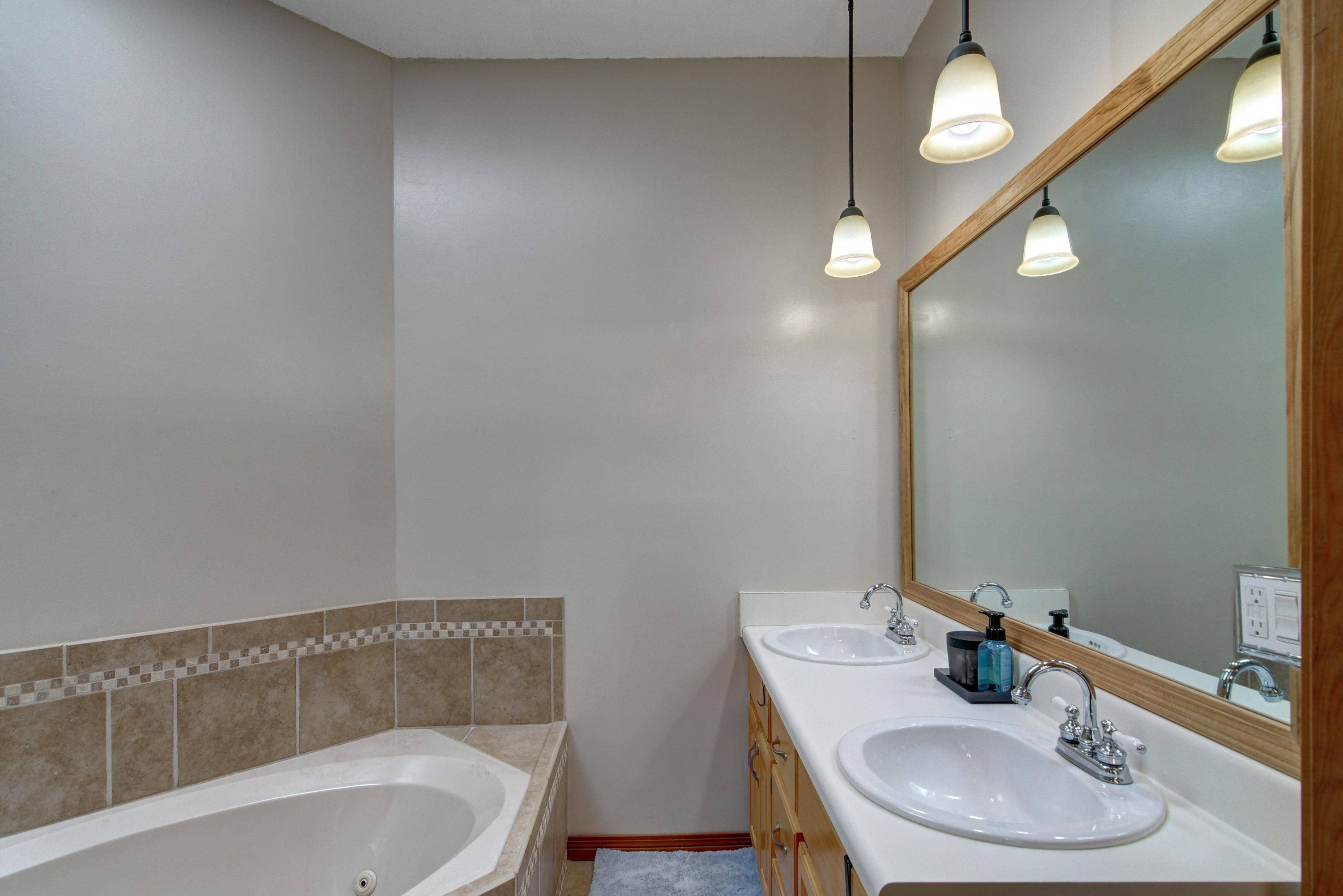 EAST BAY RIVER ESTATES 1ST ADDN - Residential