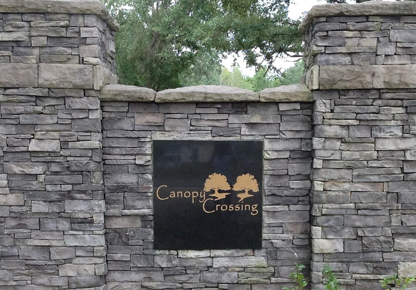 Beautiful private equestrian subdivision full of nature. Many deer, turkey, dove, butterflies to be seen. Great estate parcel in gated rural community. Underground electric, so no ugly wires. Other parcels available. Go to CanopyCrossing.org for more information.