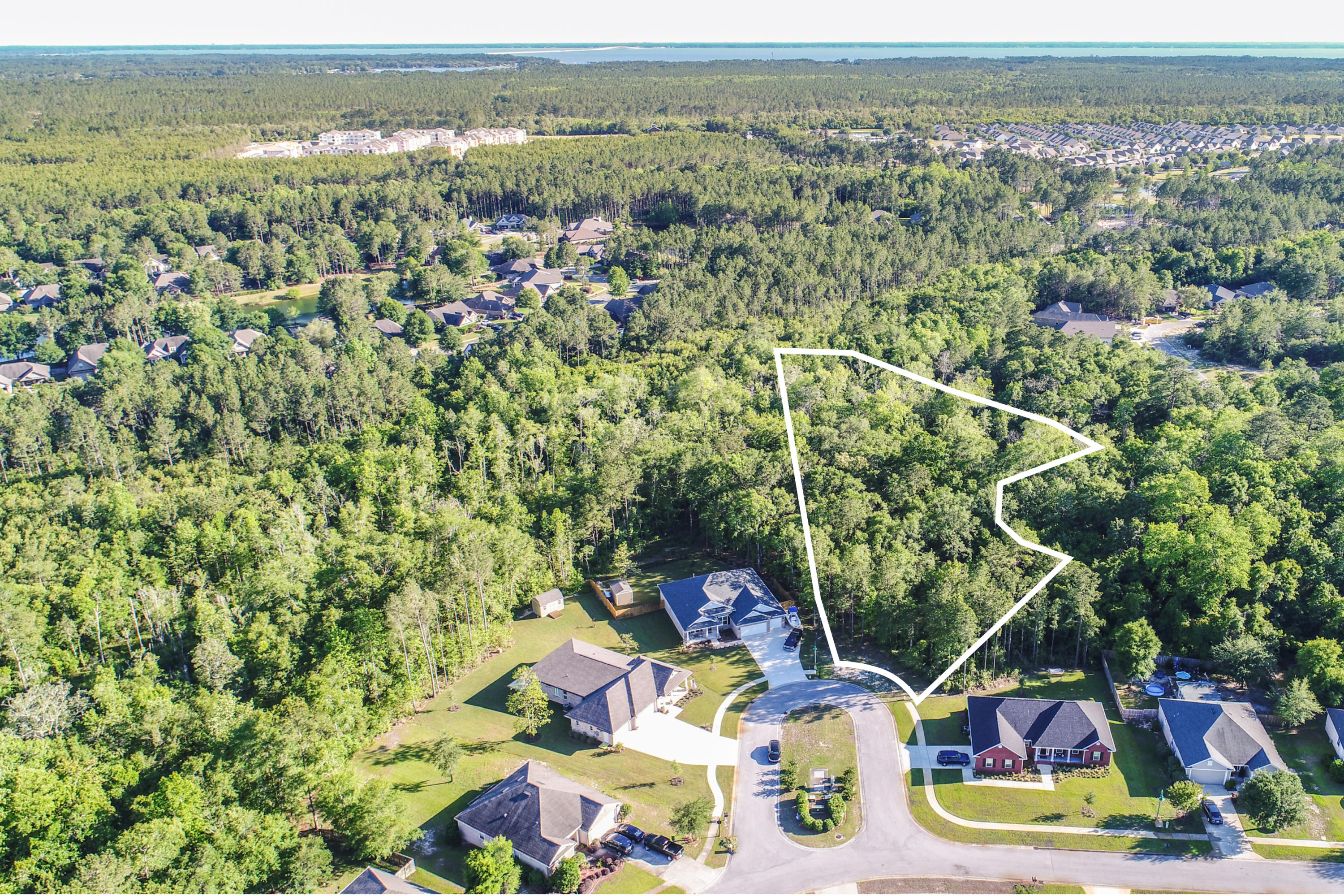 HAMMOCK BAY - Land