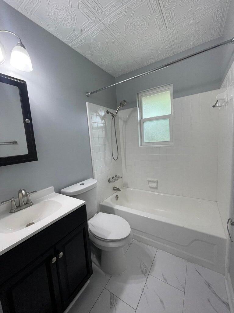 ADAMS POWELL EAST - Residential Lease