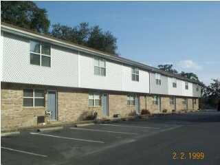 OAK TREE MANOR - Residential Lease