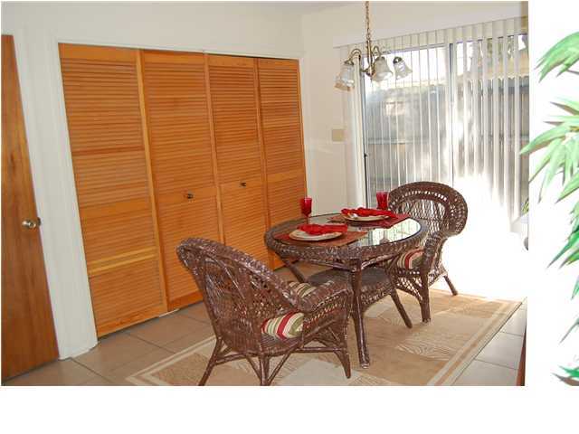 OAK TREE MANOR - Residential Lease