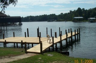 BEAUTIFUL TOWNHOME WITH WATER VIEW AND BOAT DOCK FOR YOUR ENJOYMENT. SPACIOUS LIVING ROOM, DINING ROOM AND BEDROOMS. KITCHEN HAS PLENTY OF CABINET AND COUNTER SPACE. CALL FOR APPOINTMENT!CATS ONLY ALLOWED WITH NONREF PET FEE. Available October 10.