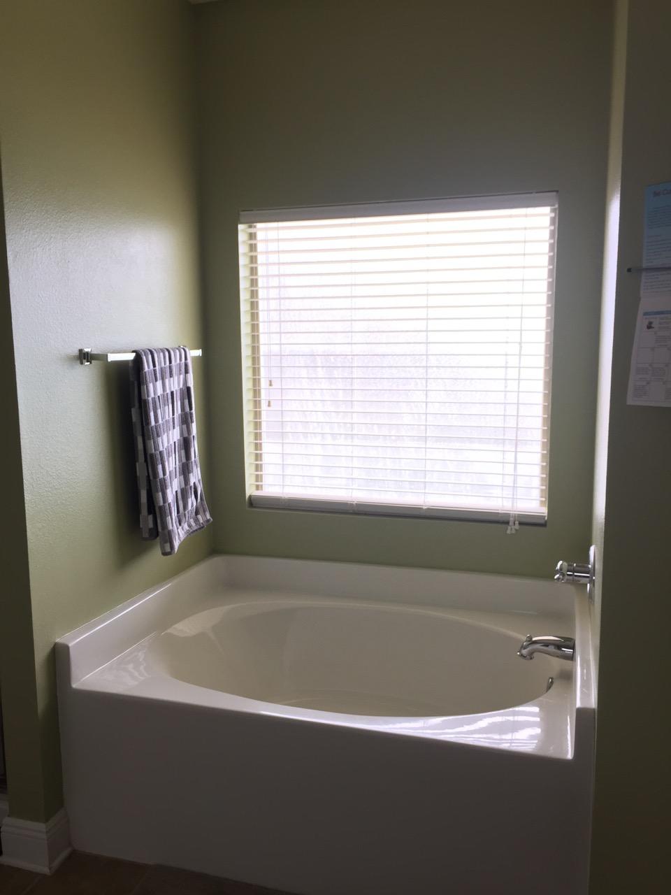 ROLLING RIDGE ESTATES - Residential Lease