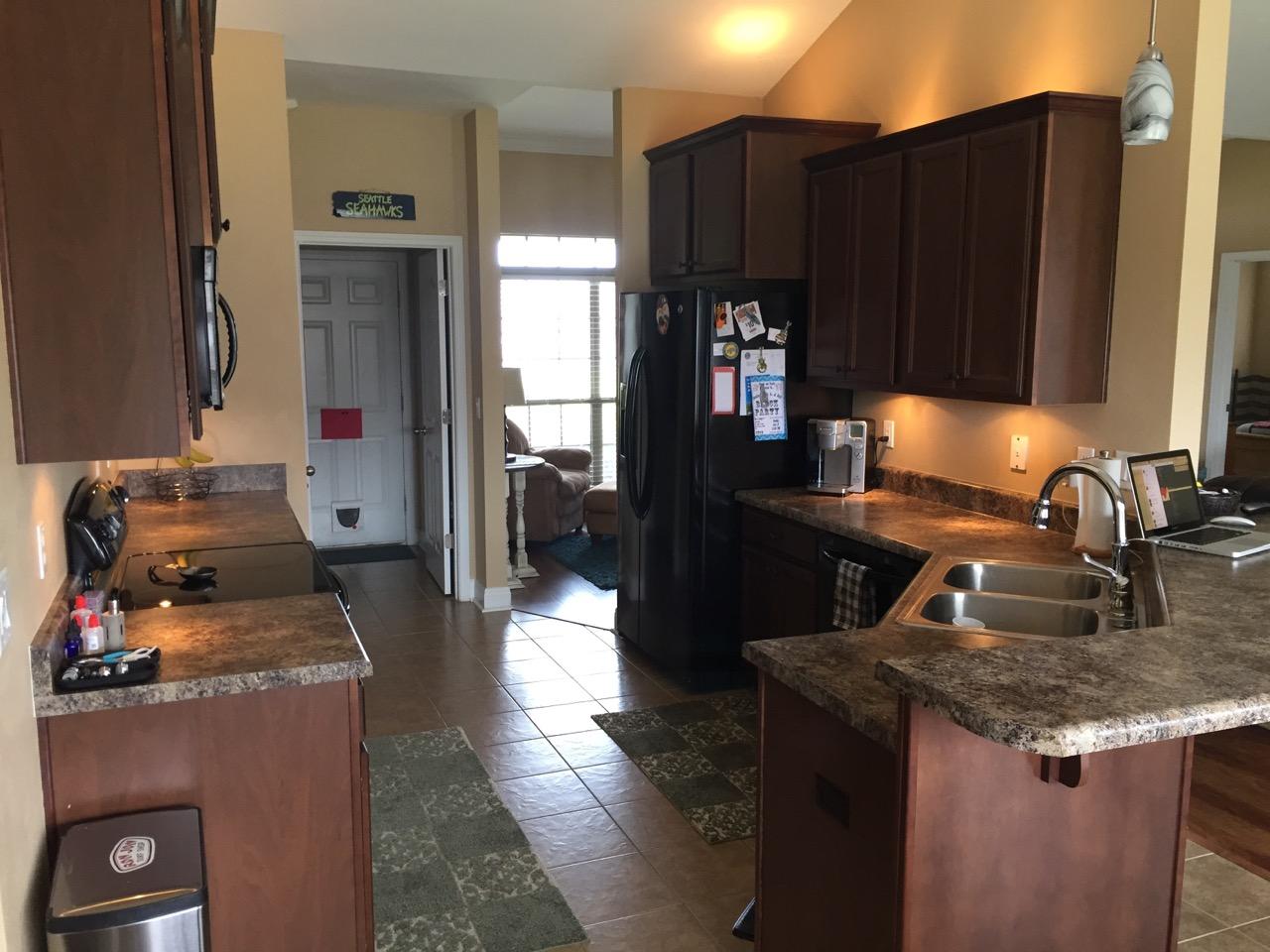 ROLLING RIDGE ESTATES - Residential Lease