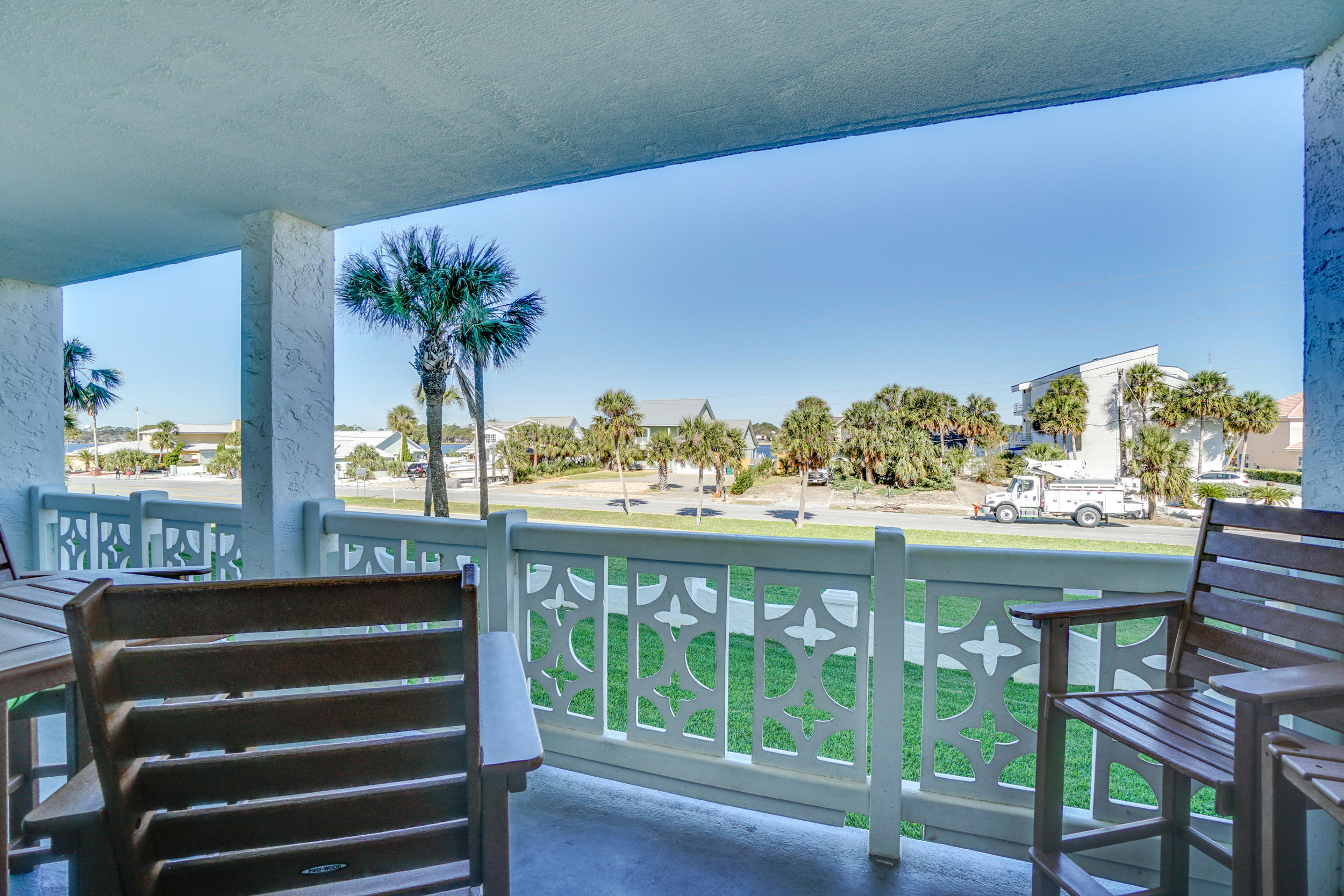EL MATADOR CONDO 527 - Residential