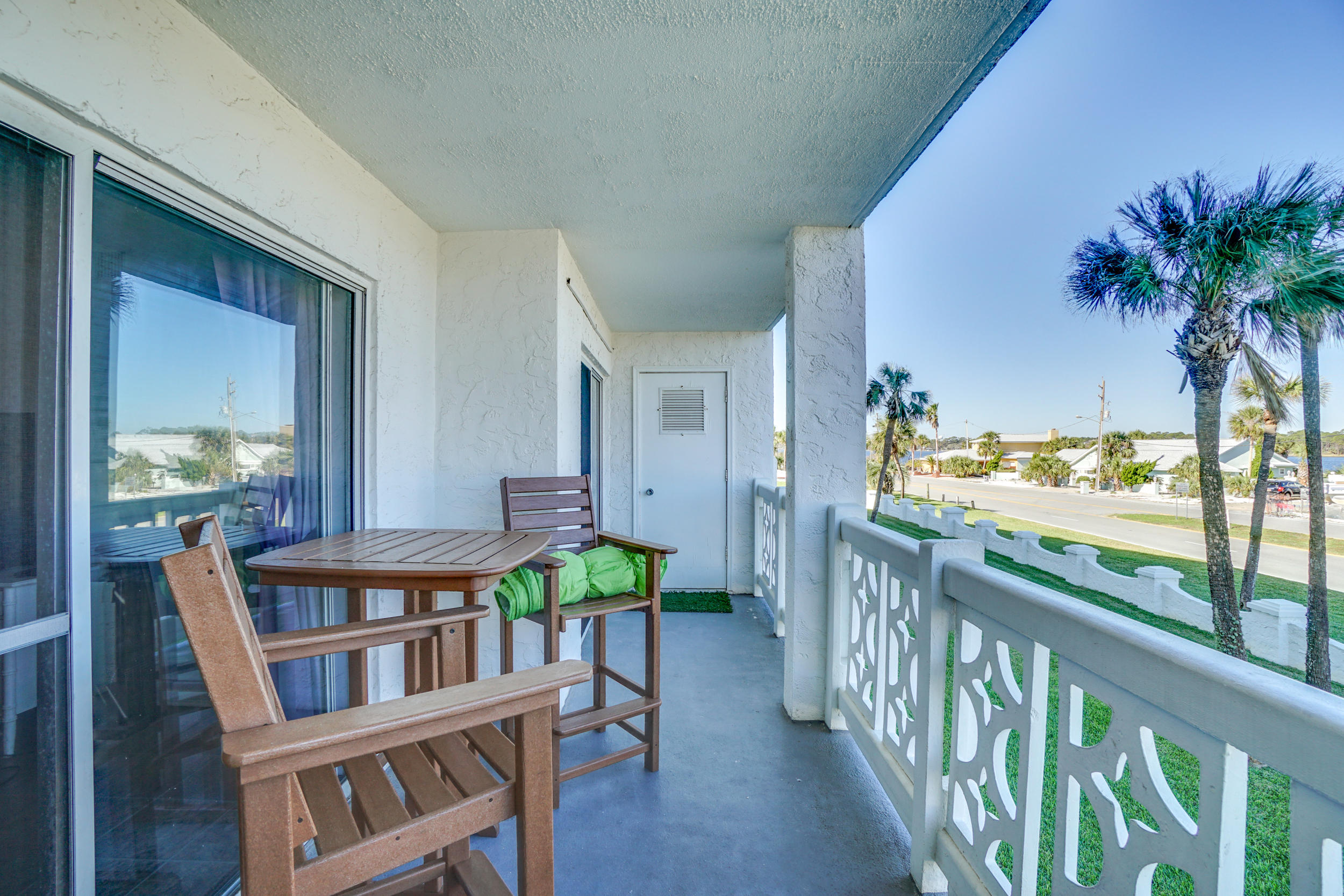 EL MATADOR CONDO 527 - Residential