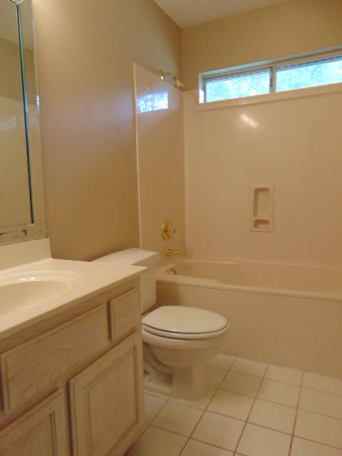 ROCKY BAYOU ESTATES 11A - Residential Lease