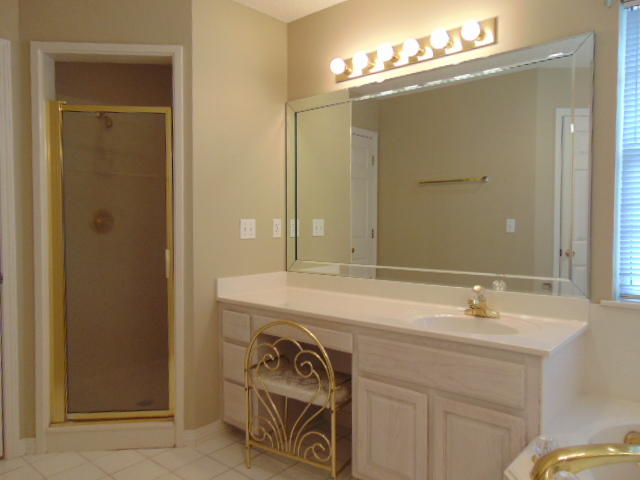 ROCKY BAYOU ESTATES 11A - Residential Lease