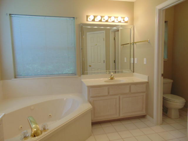 ROCKY BAYOU ESTATES 11A - Residential Lease