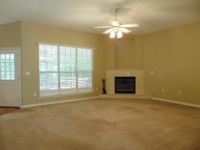 ROCKY BAYOU ESTATES 11A - Residential Lease