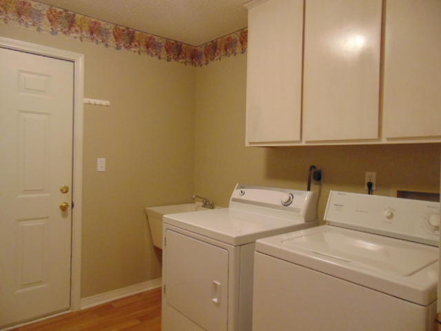 ROCKY BAYOU ESTATES 11A - Residential Lease