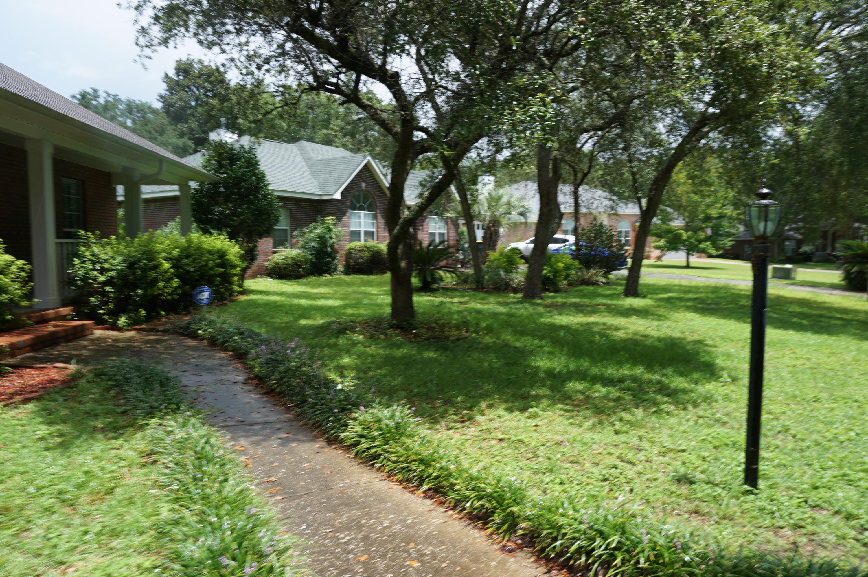 ROYAL OAKS - Residential Lease