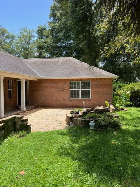 ROYAL OAKS - Residential Lease