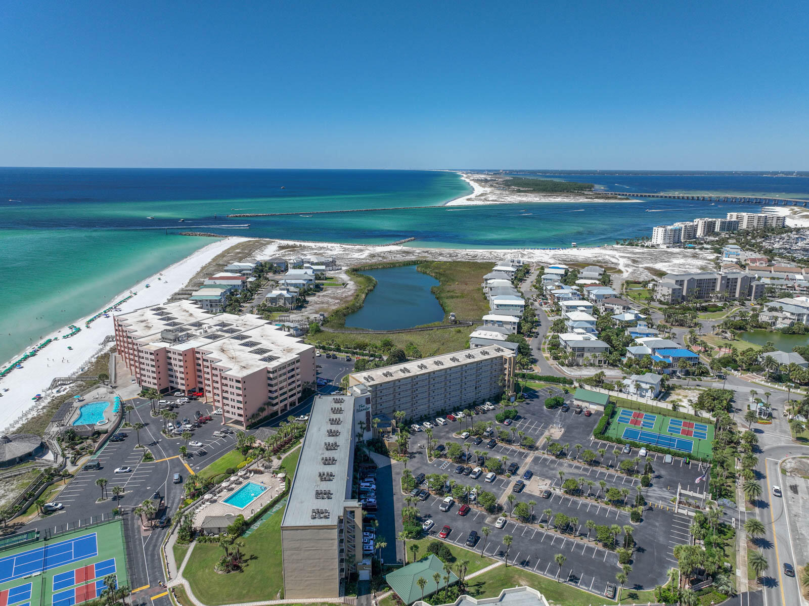 ISLANDER CONDO - Residential