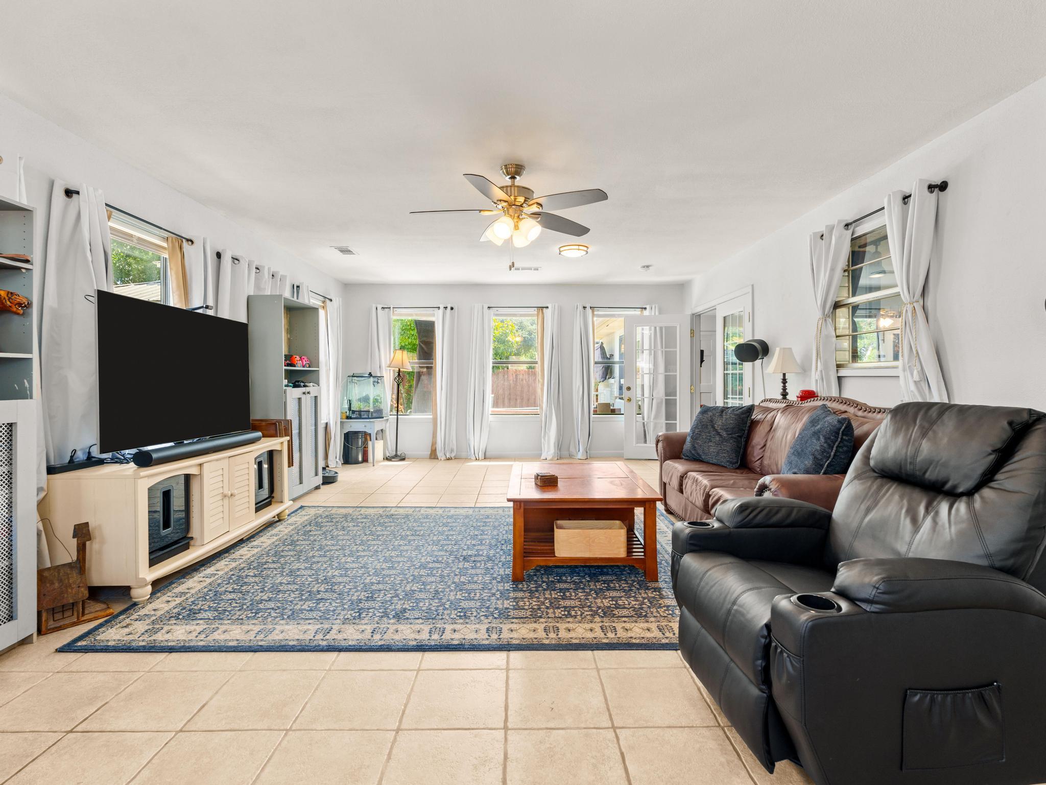PALMETTO ESTATES UNREC - Residential Lease