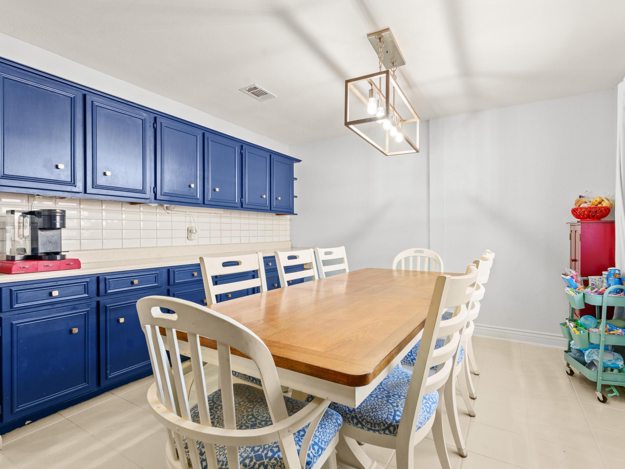 PALMETTO ESTATES UNREC - Residential Lease