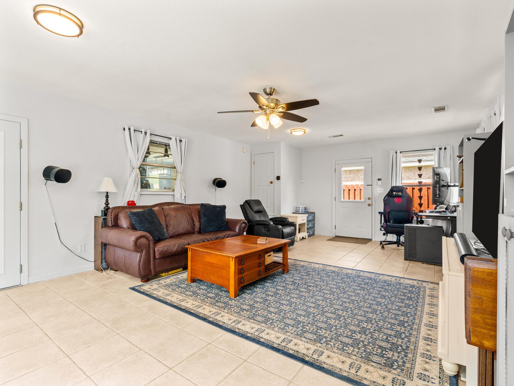 PALMETTO ESTATES UNREC - Residential Lease