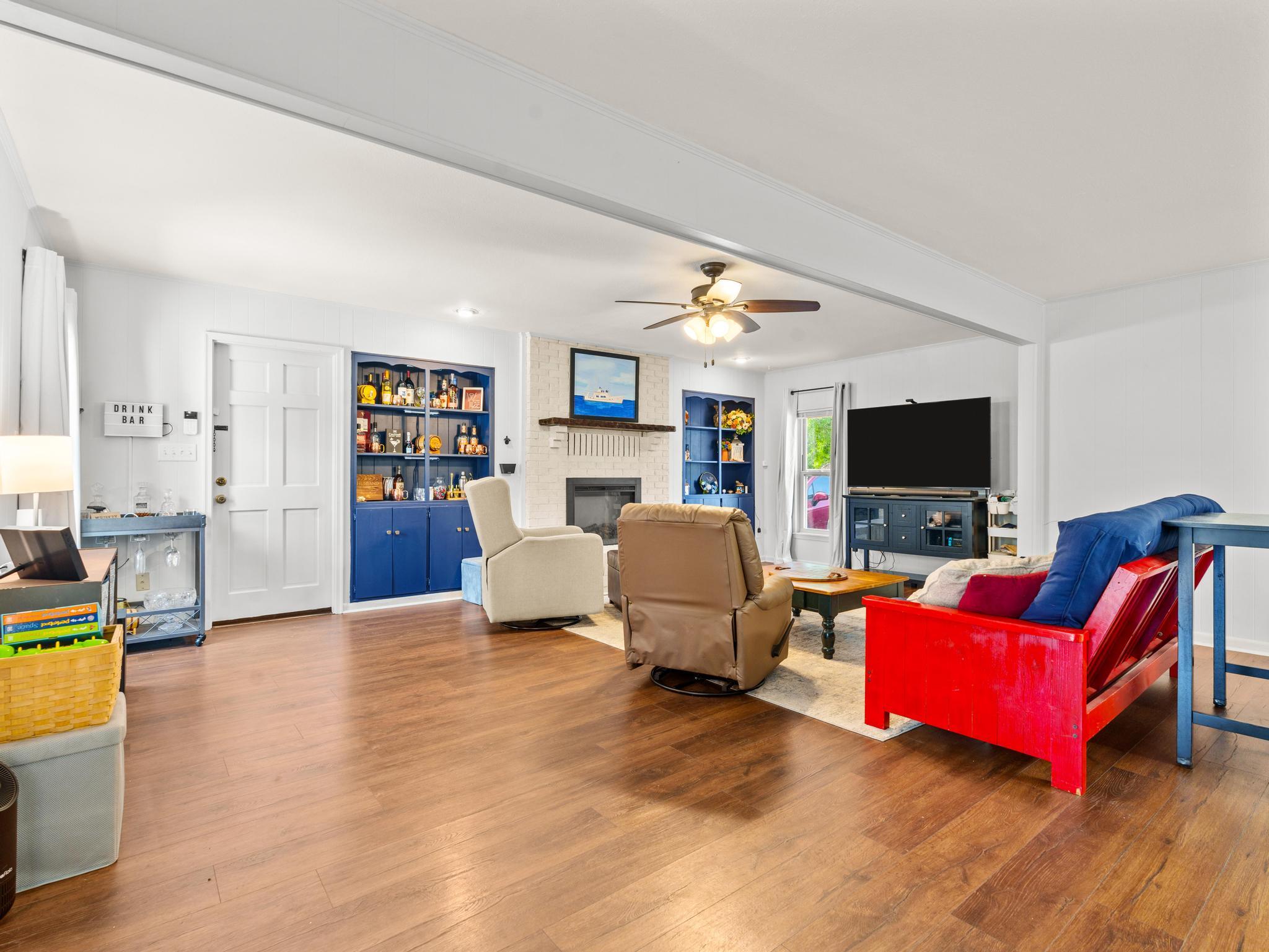PALMETTO ESTATES UNREC - Residential Lease