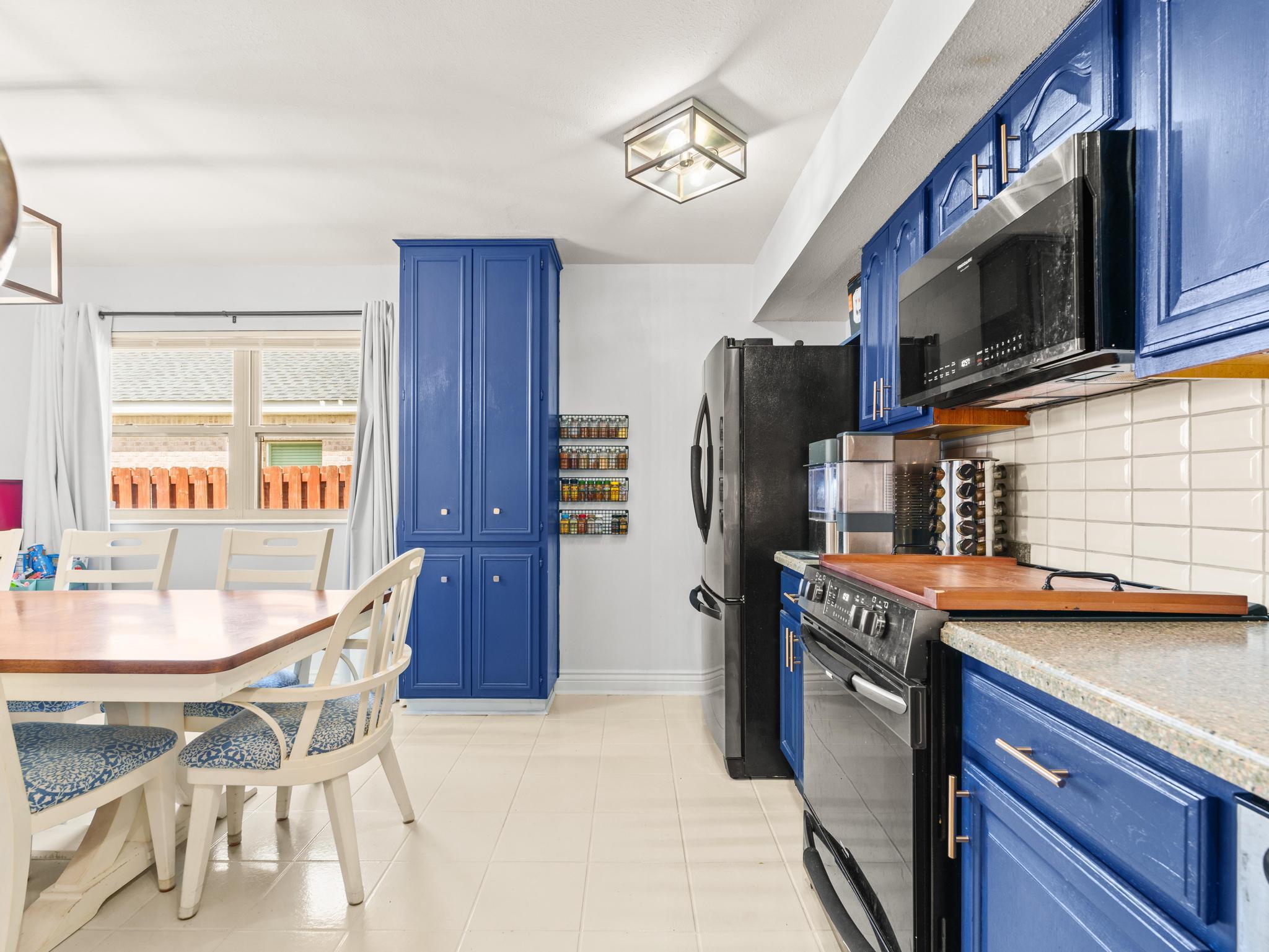 PALMETTO ESTATES UNREC - Residential Lease