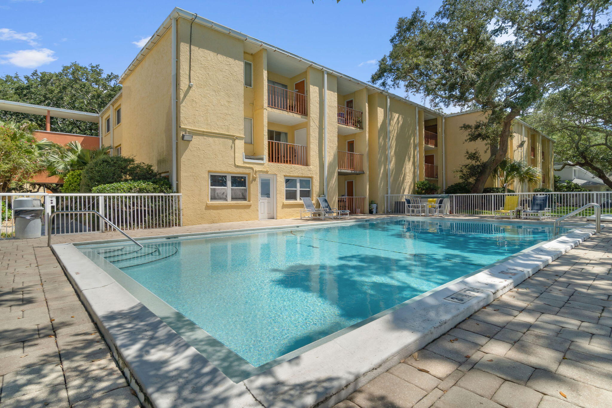 CEDARS CONDO - Residential