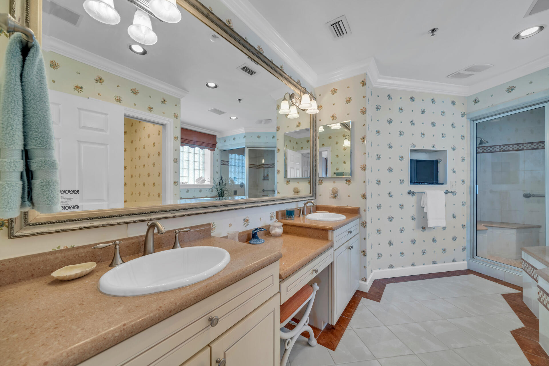 HIDDEN DUNES GRAND VILLAS - Residential