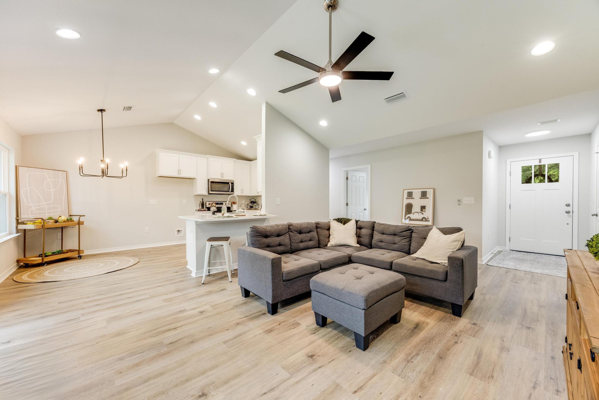 SPRING HOLLOW ESTATES - Residential
