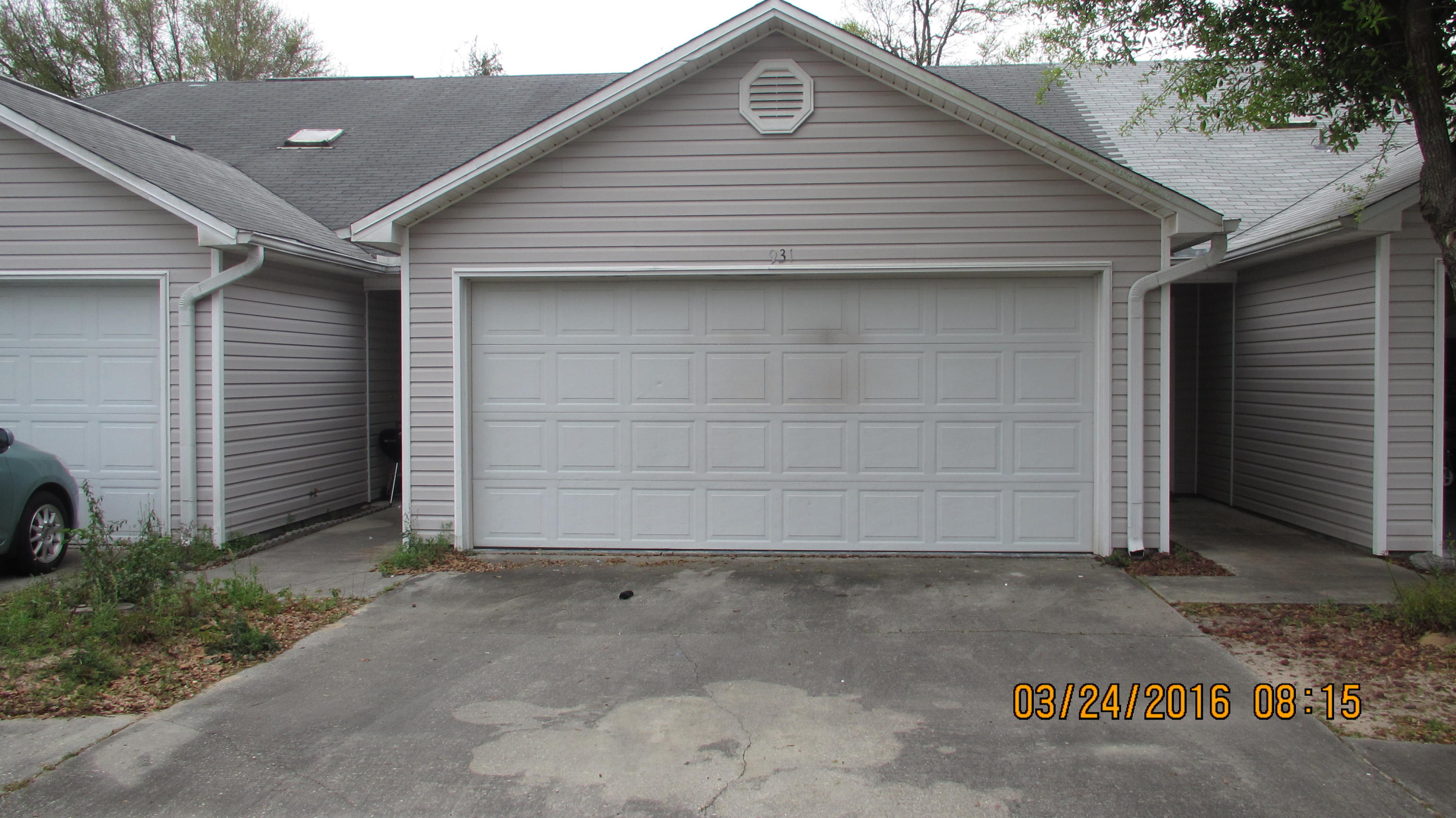 Great single story townhome in central Fort Walton Beach. Washer and Dryer included. Pet friendly!