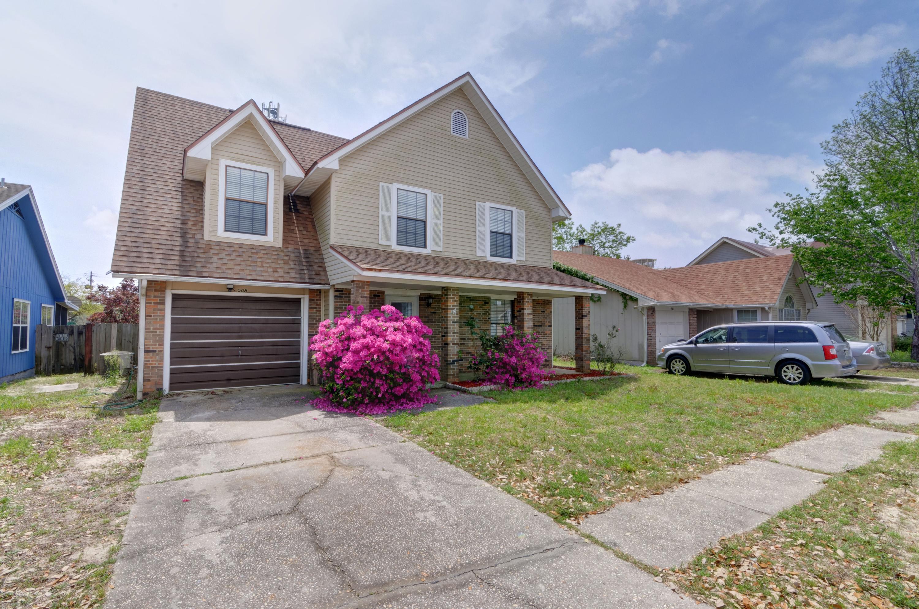 WOODLAND PARK ESTATES - Residential
