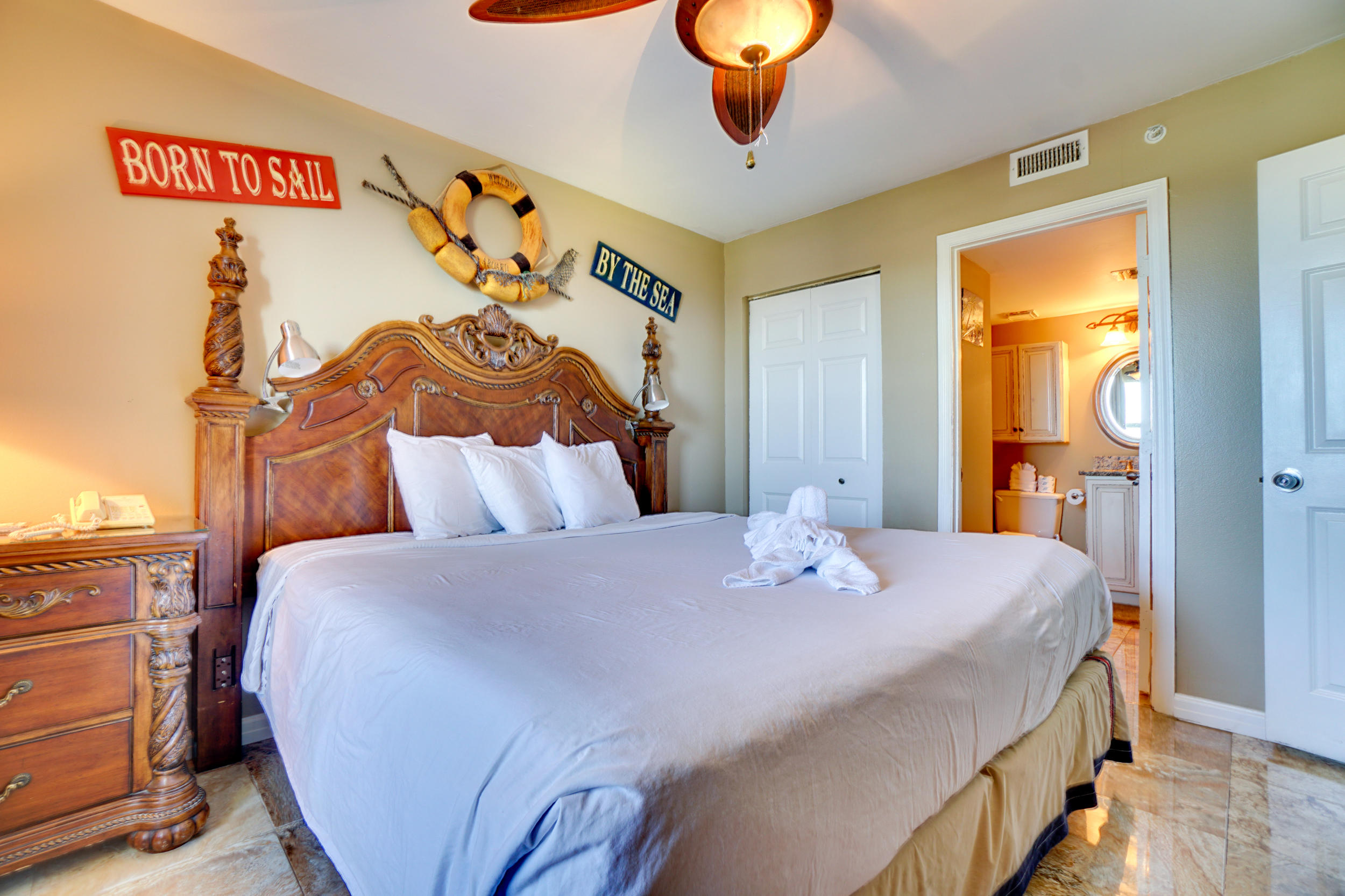 Pelican Beach - Residential