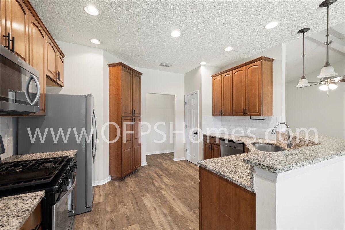 MOSSY OAKS - Residential Lease