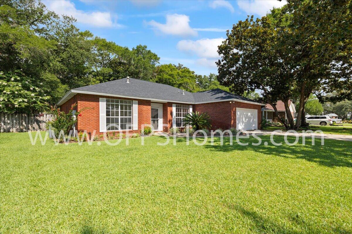 MOSSY OAKS - Residential Lease