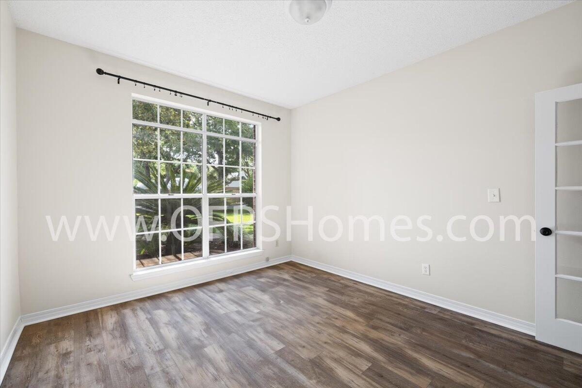 MOSSY OAKS - Residential Lease