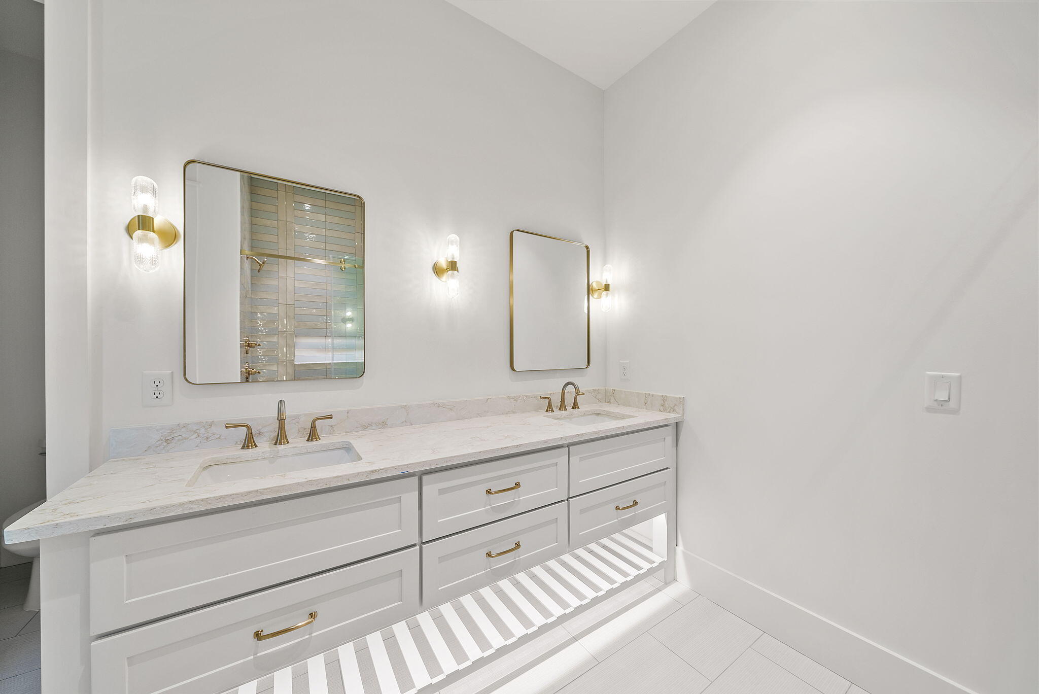 RIVIERA BEACH - Residential