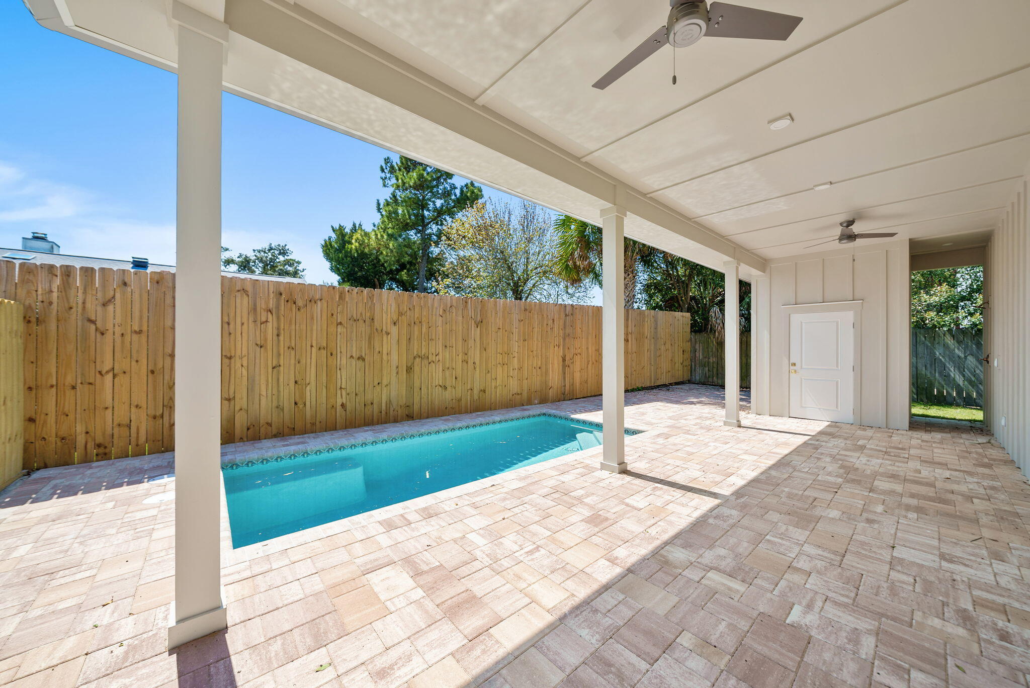 RIVIERA BEACH - Residential