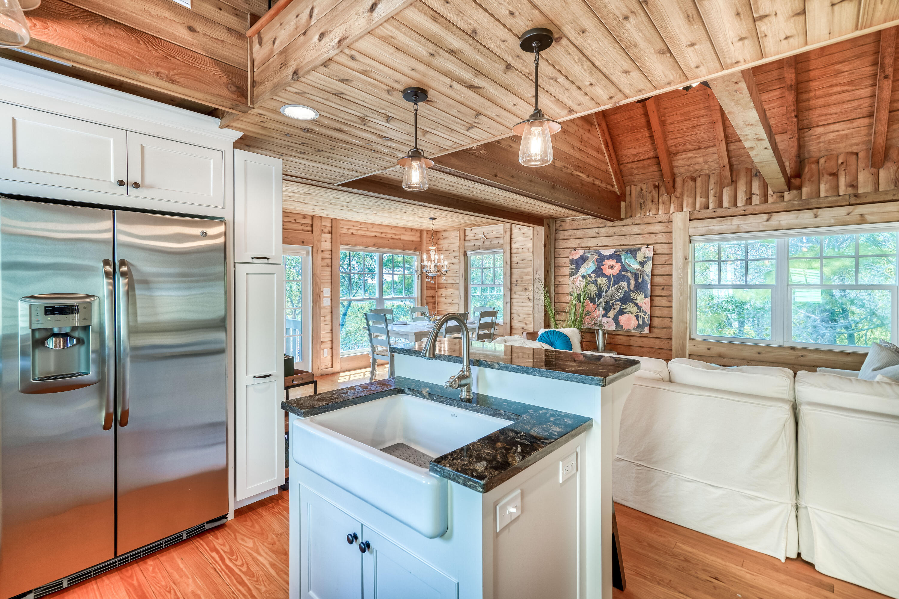 COUNTRY CABINS PH 2 - Residential