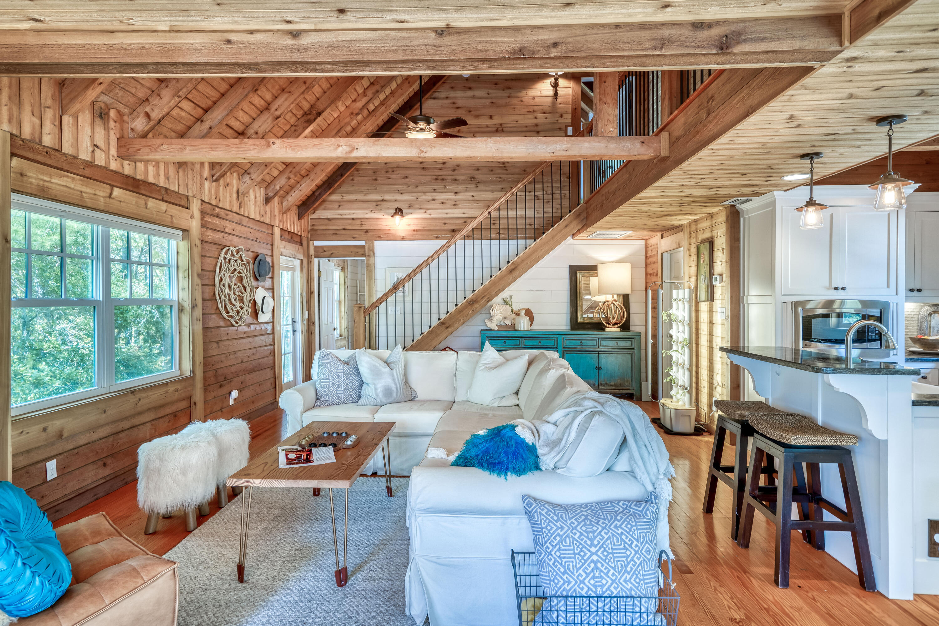 COUNTRY CABINS PH 2 - Residential