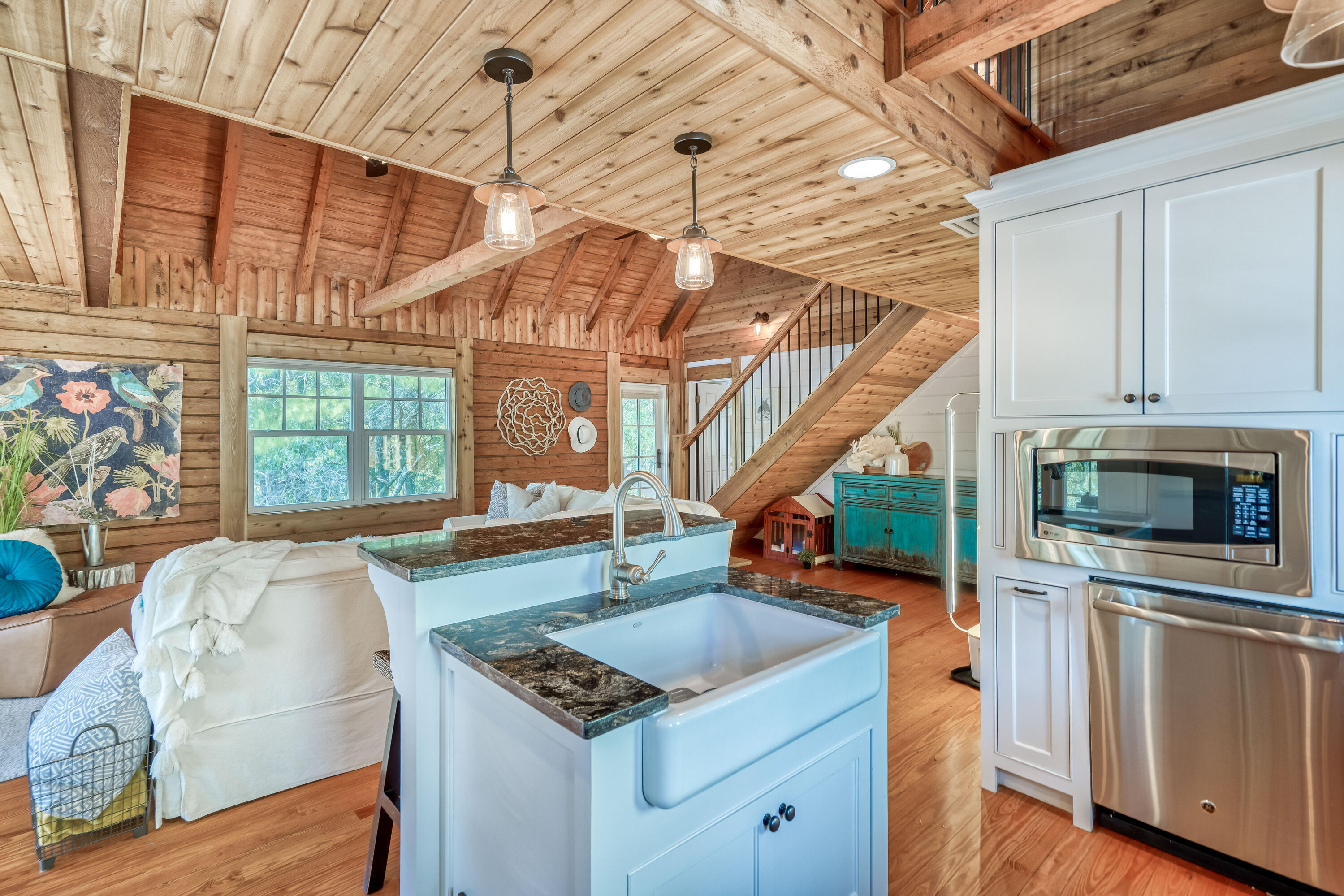 COUNTRY CABINS PH 2 - Residential