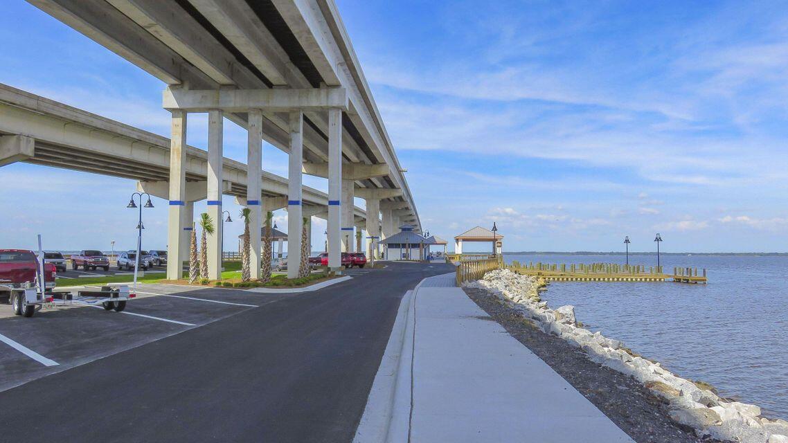 LIGHTHOUSE POINTE - Residential Lease