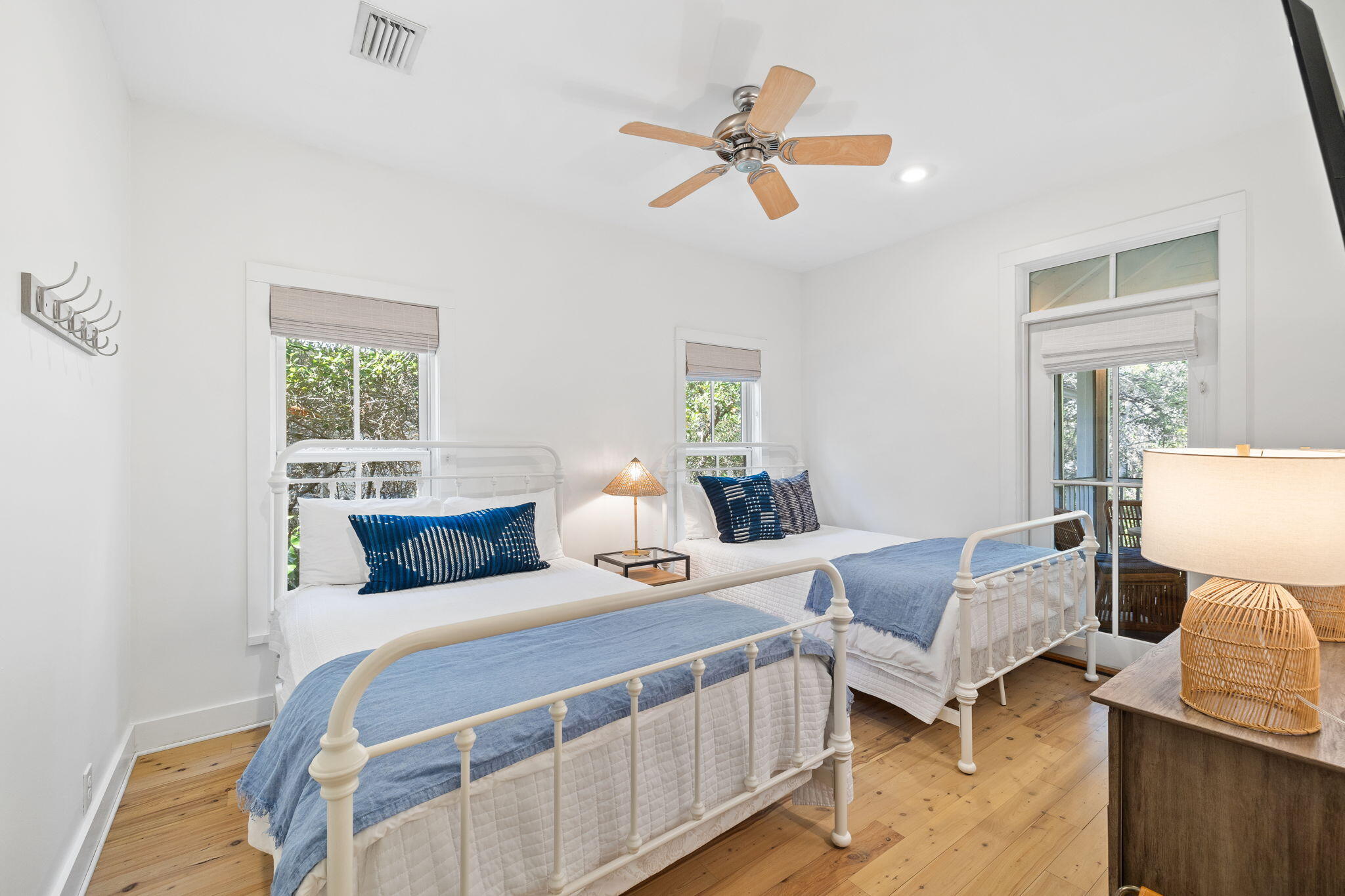 MAGNOLIA COTTAGES - Residential