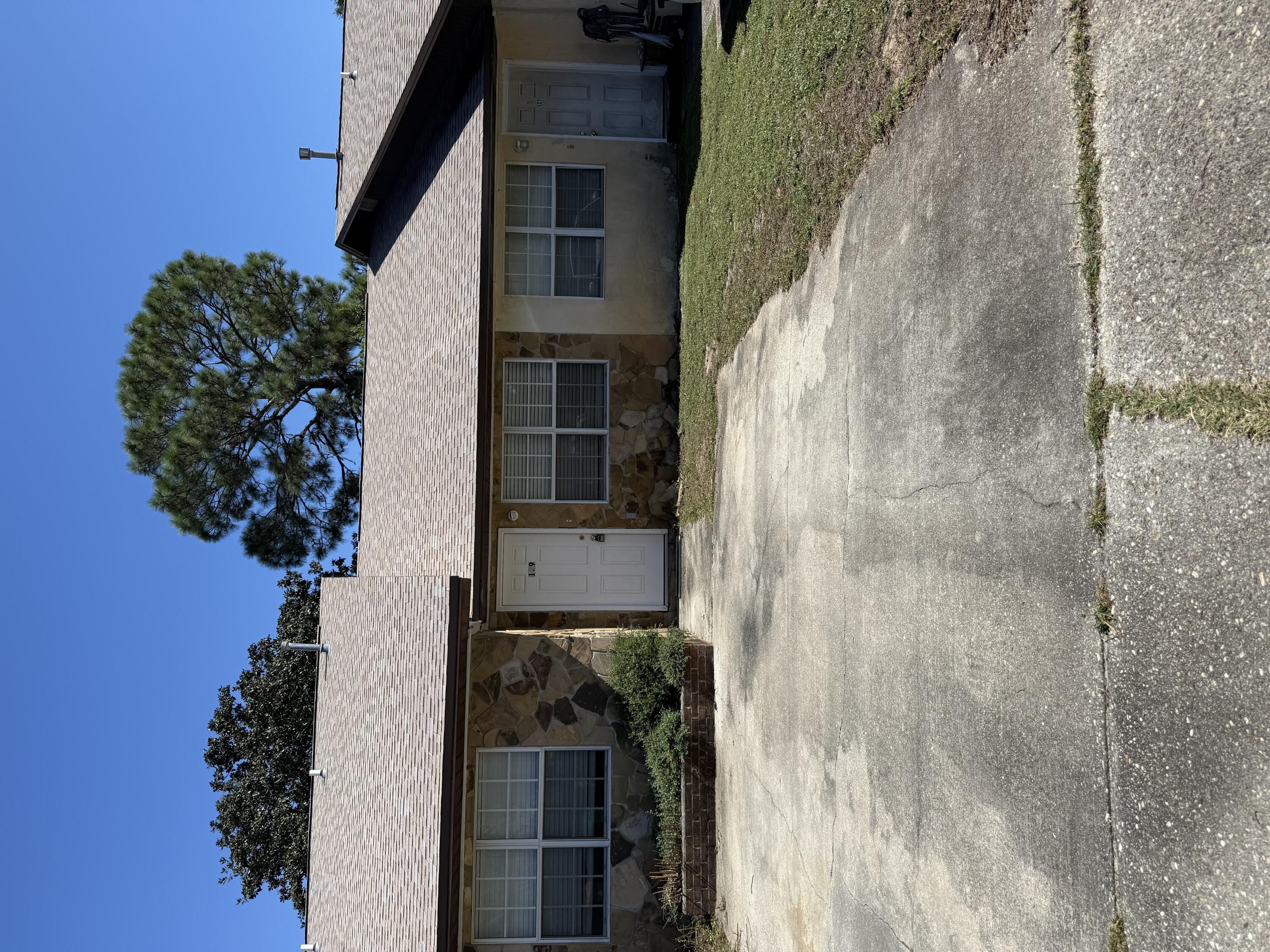 Well maintained duplex centrally located in Fort Walton Beach. Recently updated carpet, flooring and paint throughout. 2 bed 2 full baths with new fixtures. Large driveway. Indoor, large laundry room. Lots of storage. Owner will consider pets with $250 non-refundable pet fee. Owner will also consider roommates. No smoking.