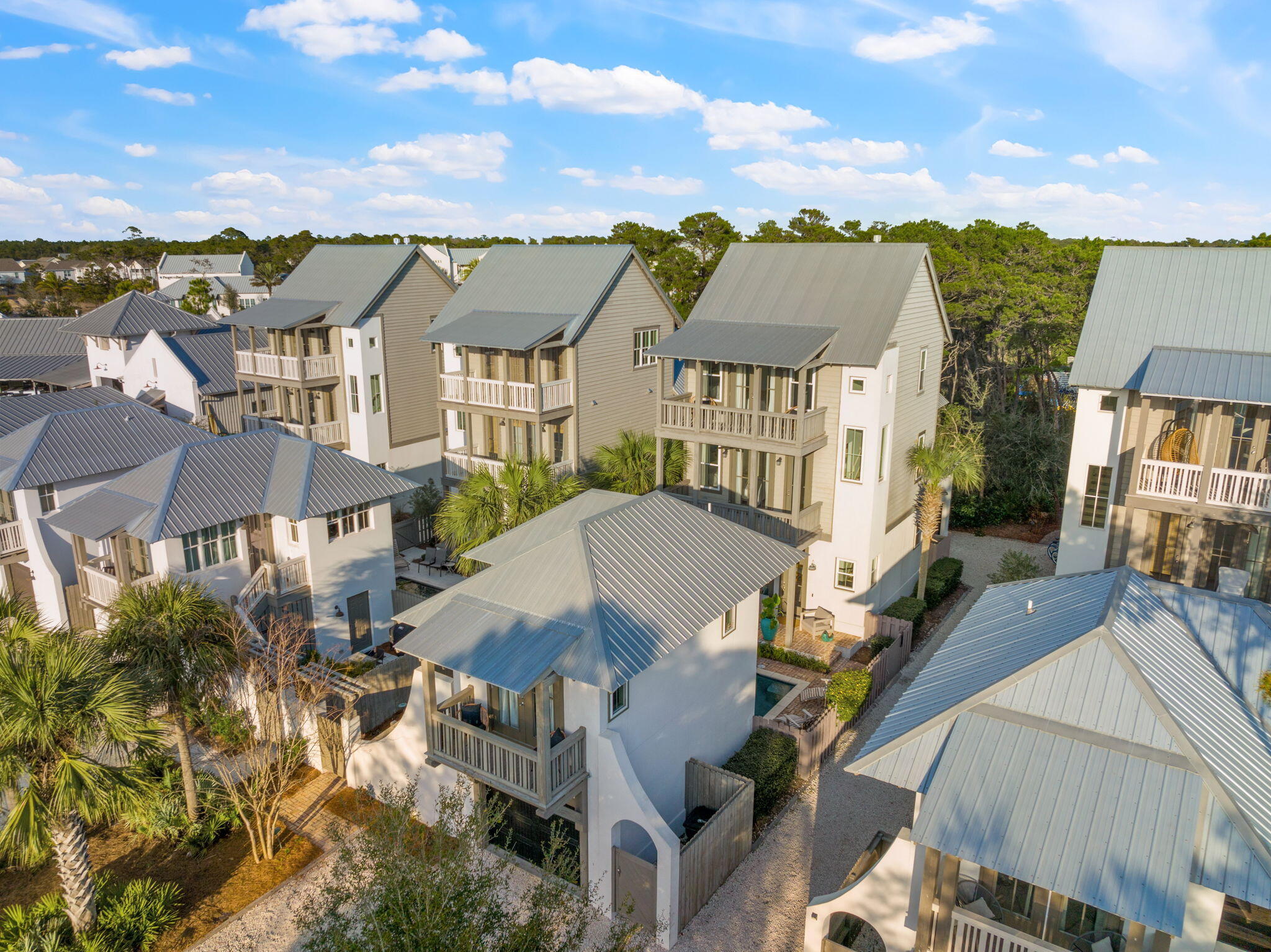COSTA CARINA - Residential
