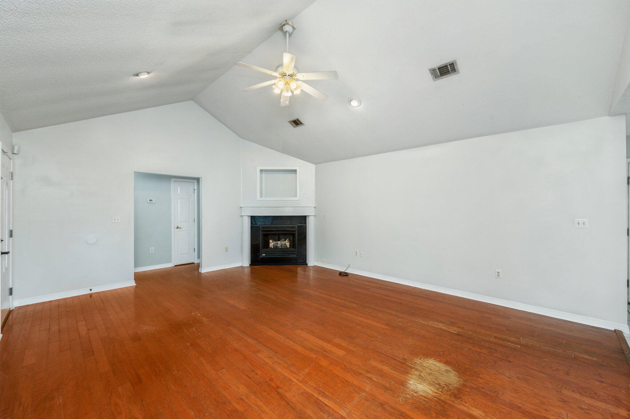 2505 - Auburn & Garden City - Residential
