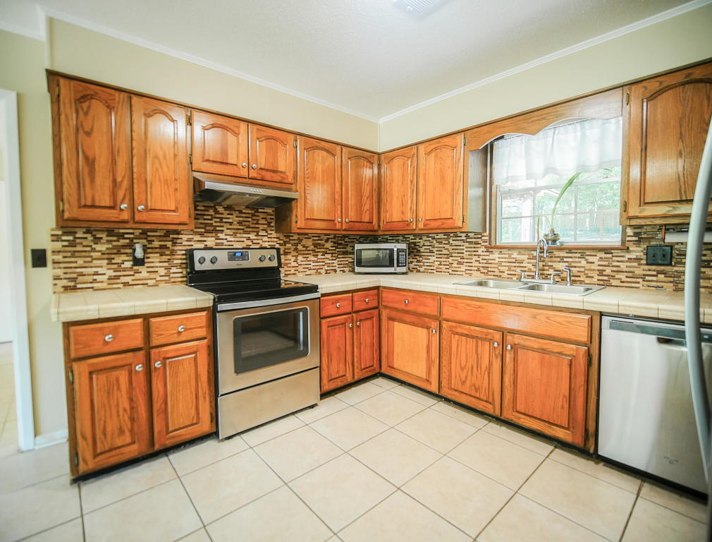 EDGE WATER VILLAGE NORTH - Residential Lease