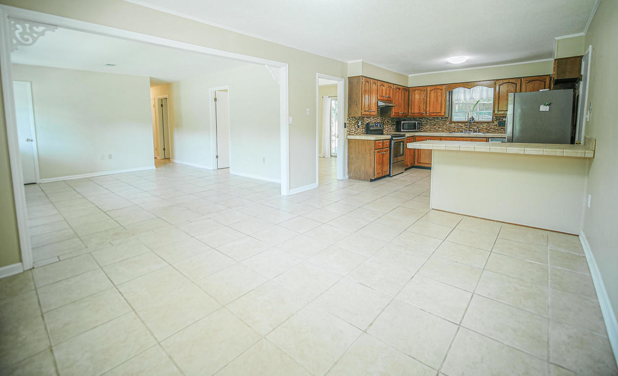 EDGE WATER VILLAGE NORTH - Residential Lease