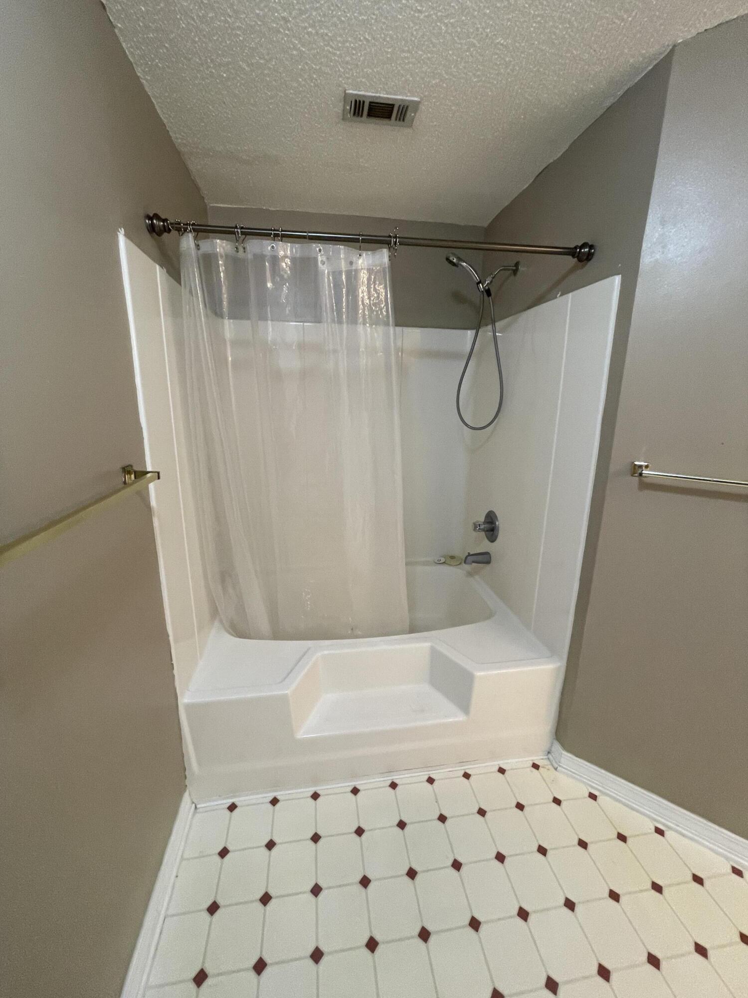 STEEPLECHASE PH 1 - Residential Lease
